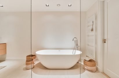 Bathroom with a bathtub